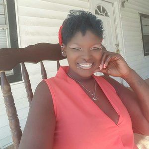 Meet your Posher, Lacita